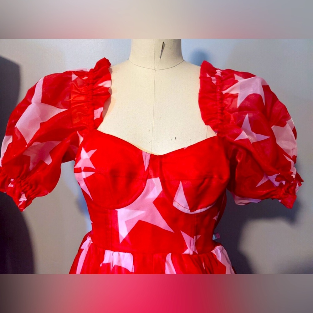 Selkie Ritz in Red Star - Picture 2 of 10
